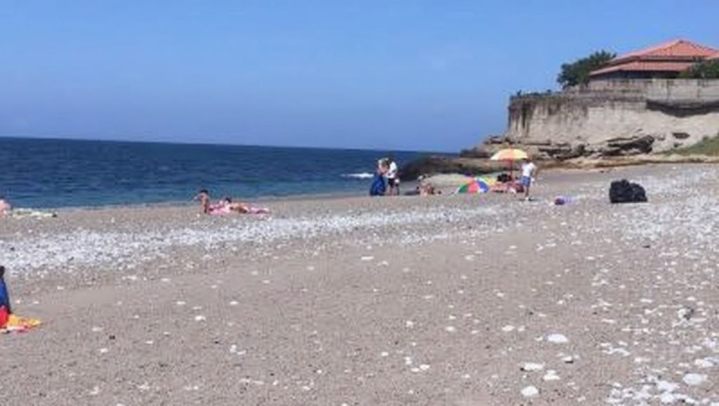 Arena y orilla en Playa de Ficarazzi 2, Ficarazzi, Sicilia