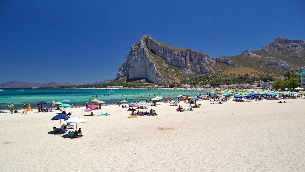 Vista de Playa de Gaggi 1 desde la orilla, Gaggi