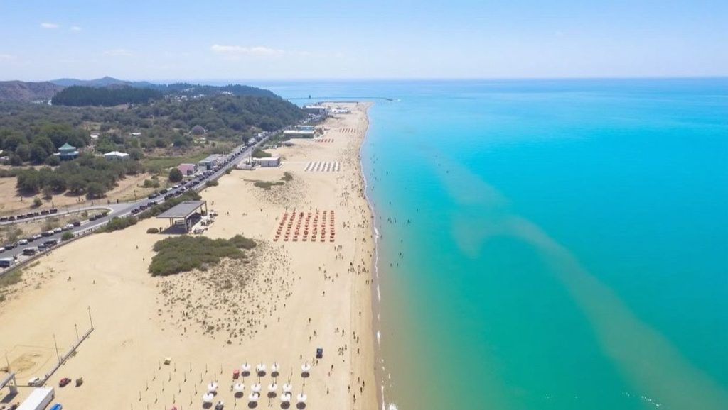 Panorámica de Playa de Gela 4 con cielo despejado, Gela