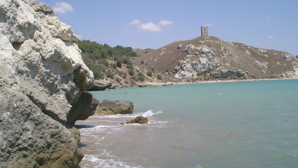 Acceso a Playa de Gela 4 desde el aparcamiento, Gela