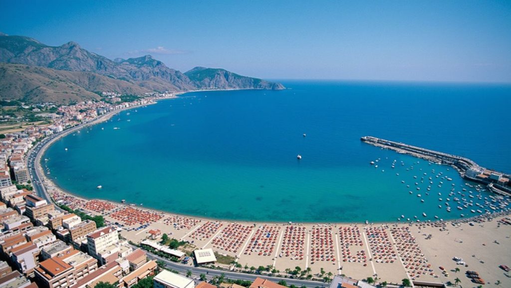 Línea de costa en Playa de Giardini-Naxos 3, Giardini-Naxos