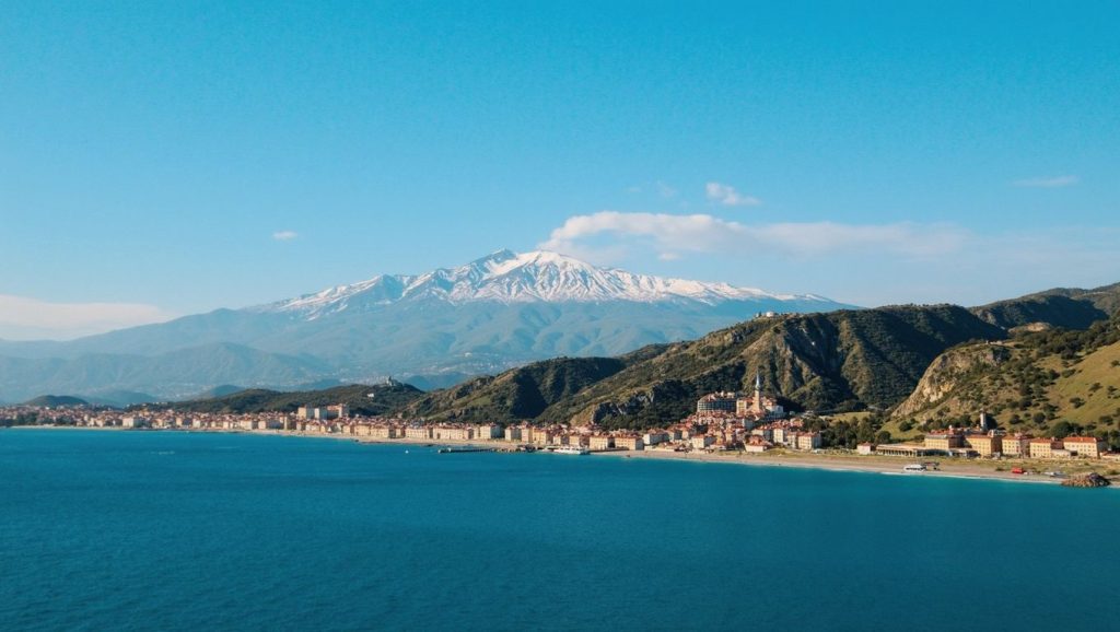 Vista amplia de Playa de Giardini-Naxos 6 en Giardini-Naxos, Sicilia