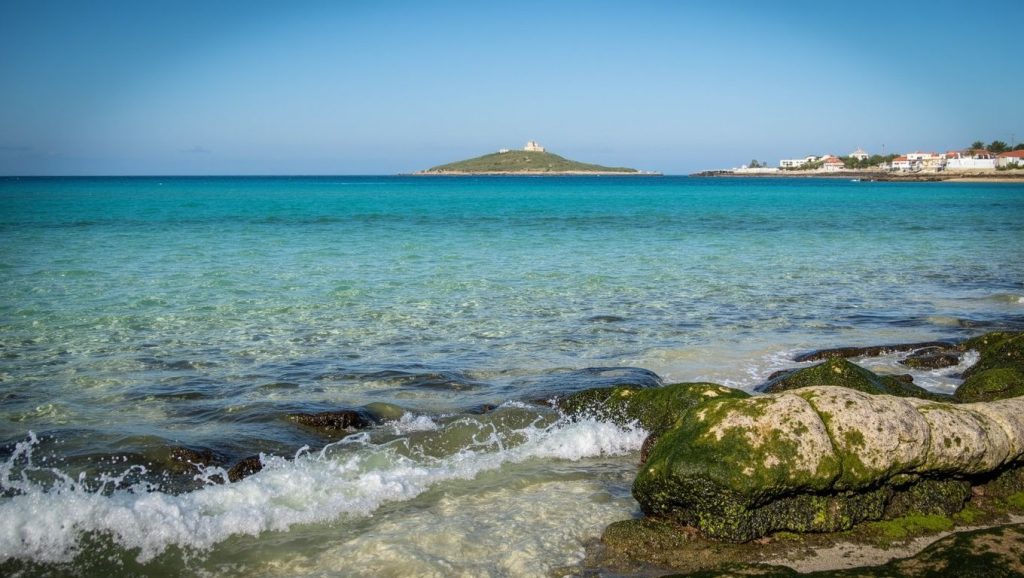 Panorámica de Playa de Isola delle Femmine 4 con cielo despejado, Isola delle Femmine