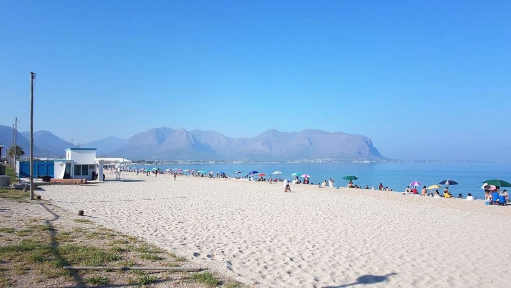 Vista del litoral en Playa de Isola delle Femmine 4, Isola delle Femmine
