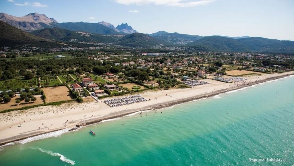 Panorámica de Playa de Lascari 2 con cielo despejado, Lascari