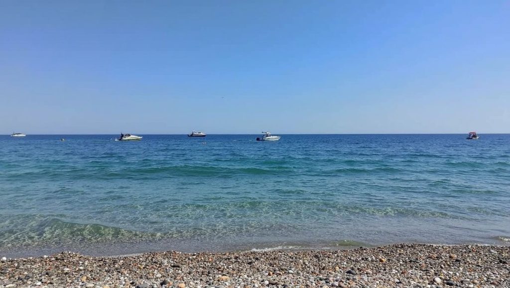Vista amplia de Playa de Letojanni 3 en Letojanni, Sicilia