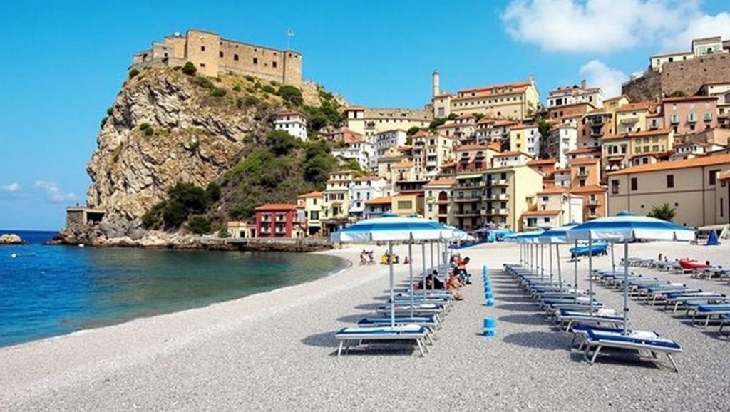 Vista de Playa de Messina 23 desde la orilla, Messina