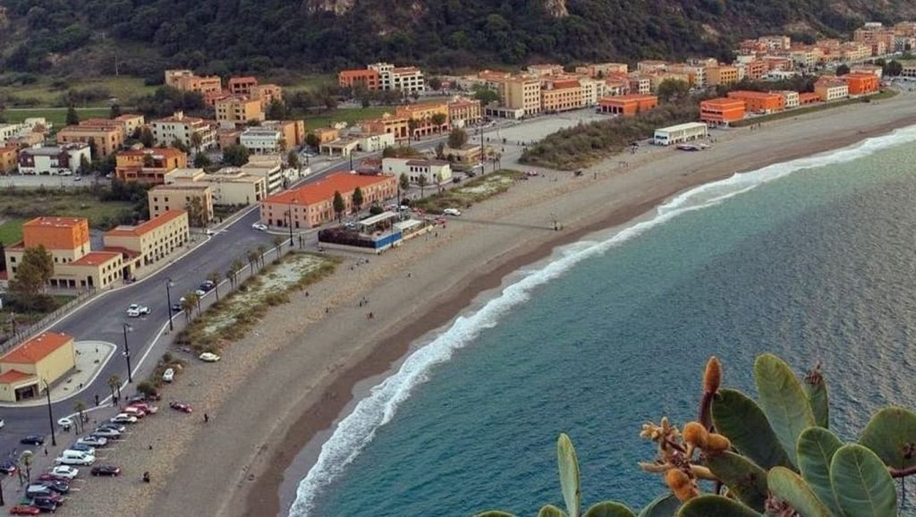 Detalle de arena y agua en Playa de Milazzo 8, Milazzo
