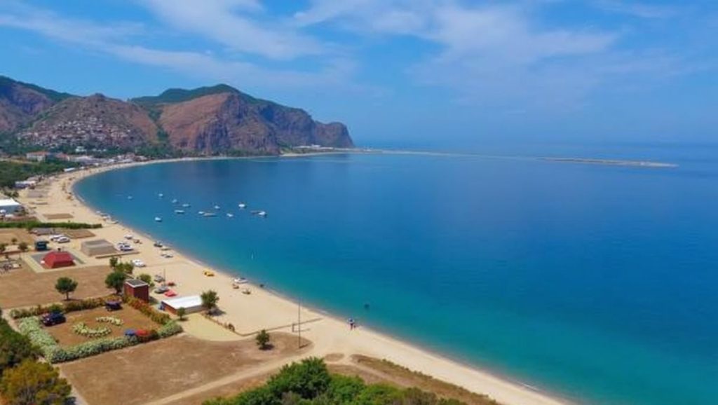 Playa de Oliveri 8 — foto 1 de 6