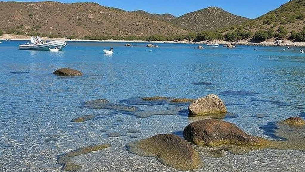 Orilla tranquila de Playa de Pachino 13, playa de Pachino