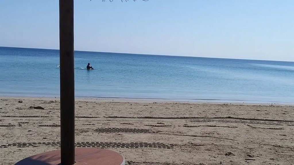 Oleaje en la orilla de Playa de Pachino 9, costa de Pachino