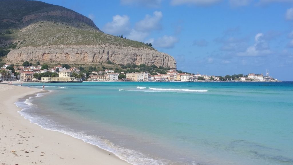 Vista amplia de Playa de Palermo 6 en Palermo, Sicilia