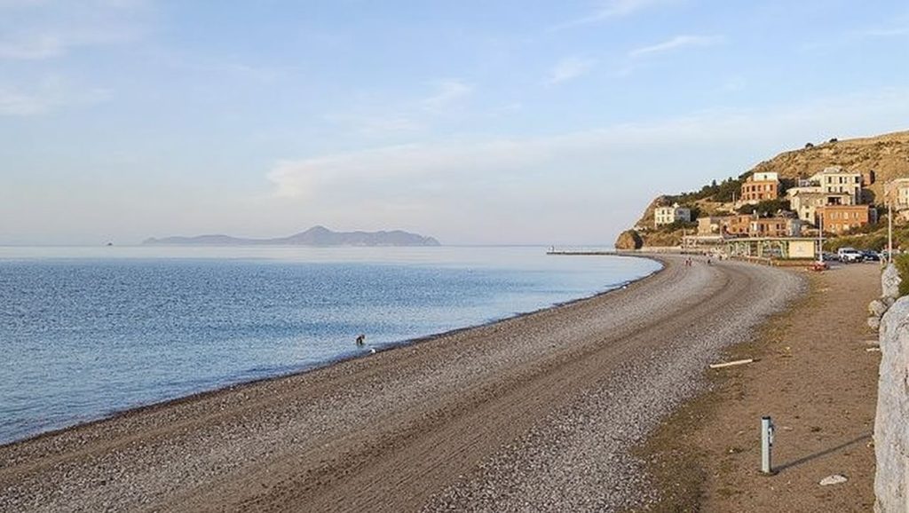 Panorámica de Playa de Patti 4 con cielo despejado, Patti