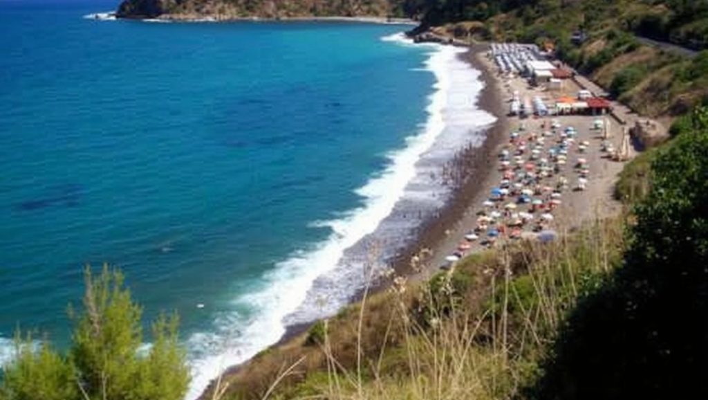 Línea de costa en Playa de Pollina 2, Pollina