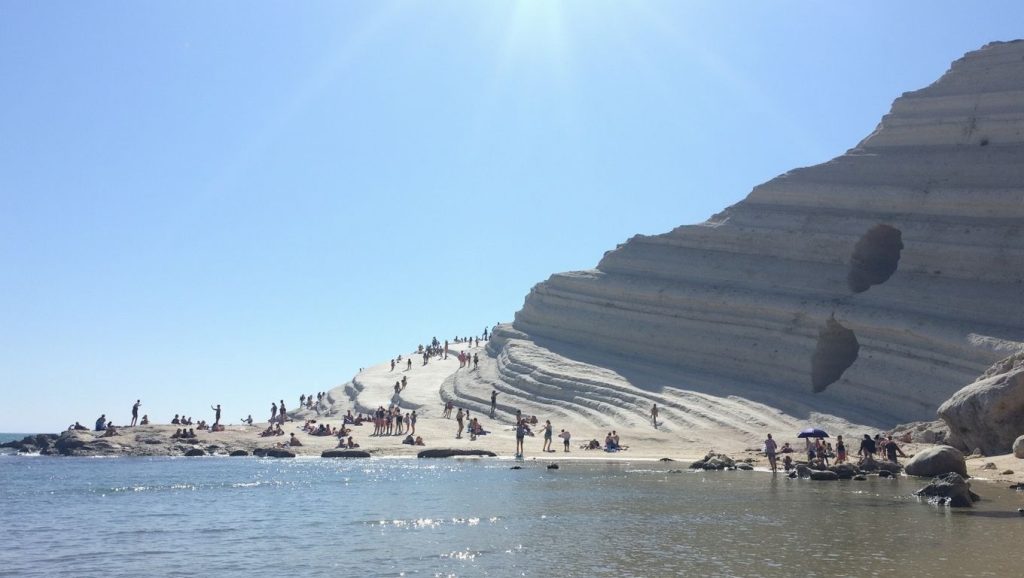 Detalle de arena y agua en Playa de Realmonte 2, Realmonte