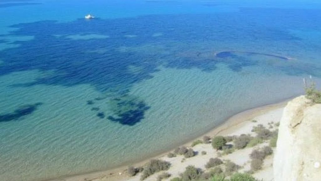 Primer plano de la orilla de Playa de Realmonte 7, Realmonte