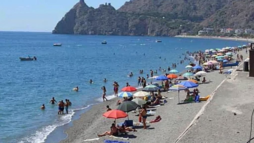 Línea de costa en Playa de Sant'Alessio Siculo 1, Sant'Alessio Siculo