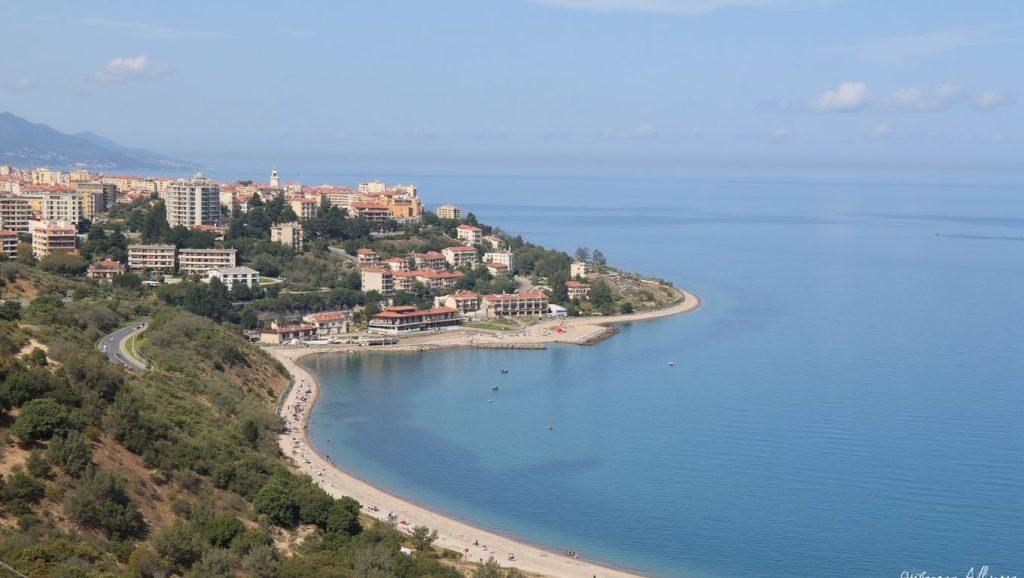 Arena y orilla en Playa de Santo Stefano di Camastra 1, Santo Stefano di Camastra, Sicilia