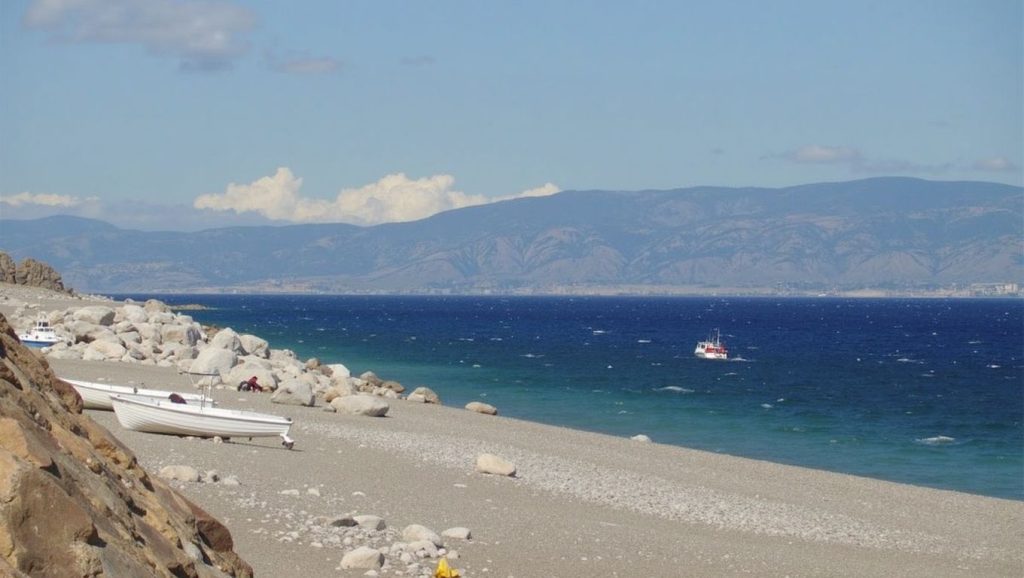 Amplio horizonte marino en Playa de Scaletta Zanclea 9, Scaletta Zanclea