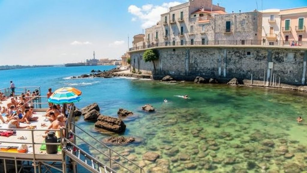 Panorámica de Playa de Siracusa 9 con cielo despejado, Siracusa