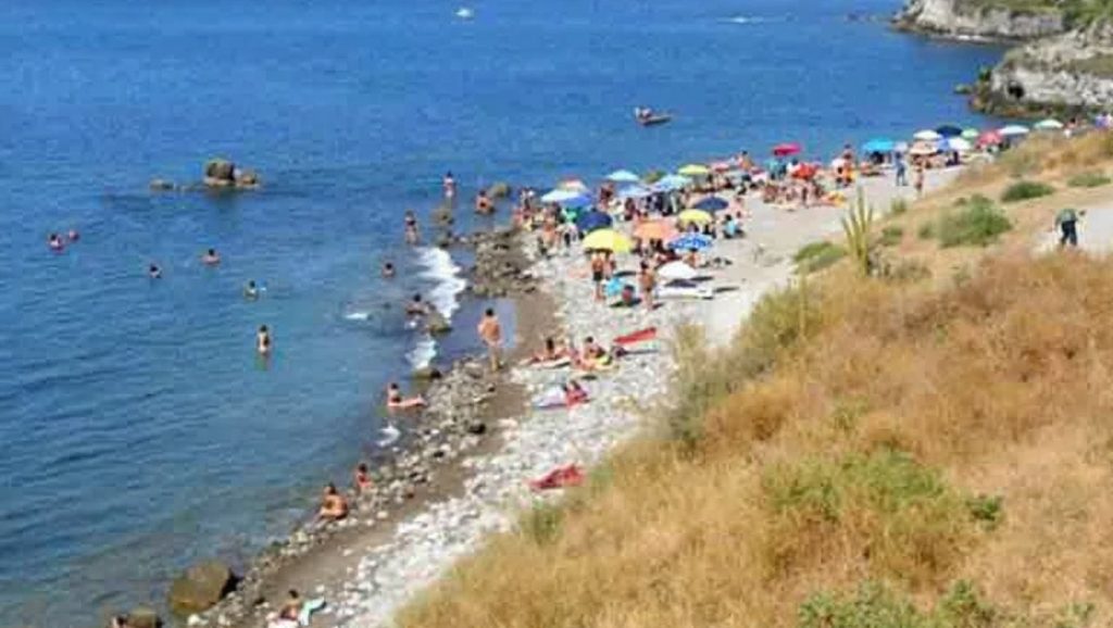 Arena y mar en Playa de Termini Imerese 1, Termini Imerese, Sicilia