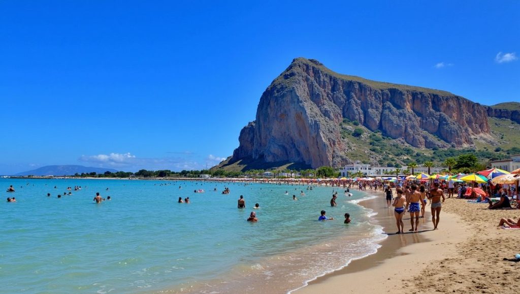 Vista amplia de Playa de Torregrotta 2 en Torregrotta, Sicilia