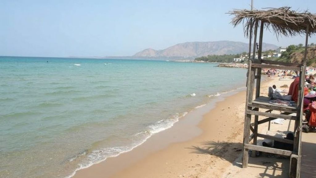 Panorámica de Playa de Trappeto 2 con cielo despejado, Trappeto