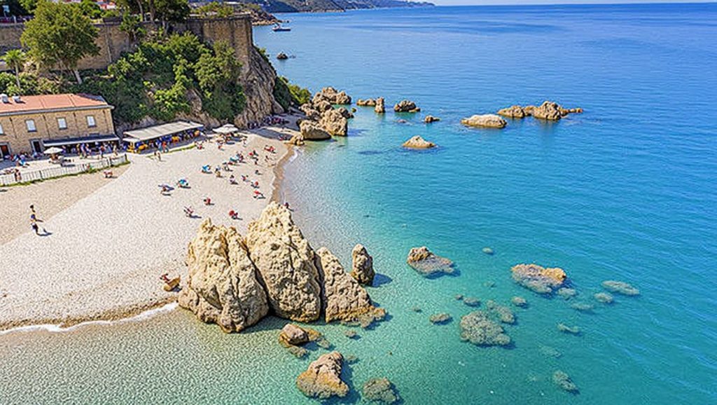 Vista de Playa de Tusa 5 desde la orilla, Tusa