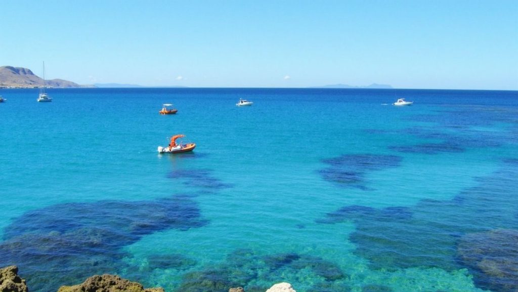 Agua y arena en Playa de Valderice 3, Valderice