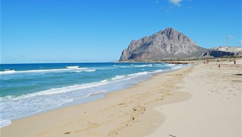 Playa Valderice 4 desde la arena, Valderice, Sicilia