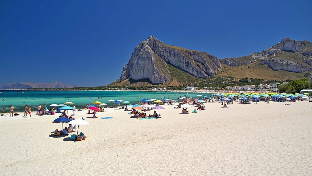Playa Valdina 1 desde la arena, Valdina, Sicilia