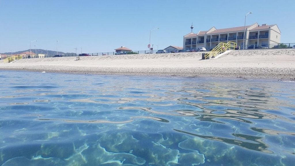 Costa de Villafranca Tirrena desde Playa de Villafranca Tirrena 10, Sicilia