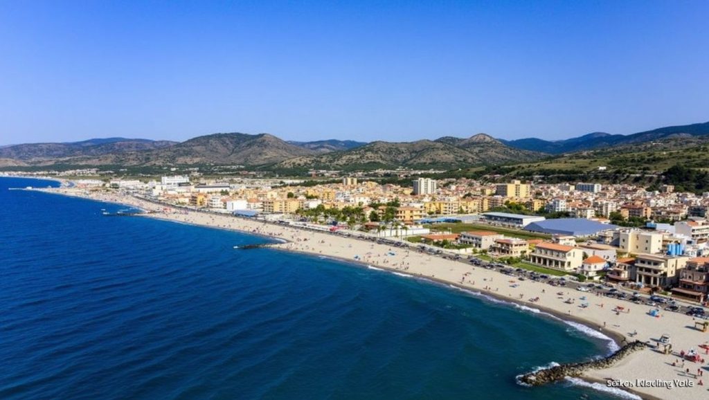 Panorámica de Playa de Villafranca Tirrena 11 con cielo despejado, Villafranca Tirrena