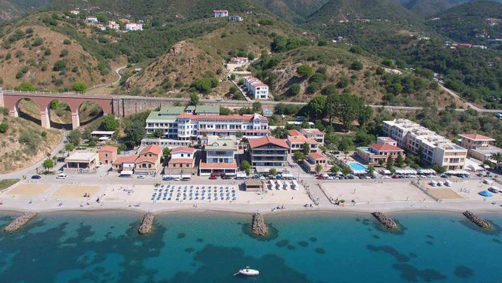 Orilla tranquila de Playa de Villafranca Tirrena 12, playa de Villafranca Tirrena