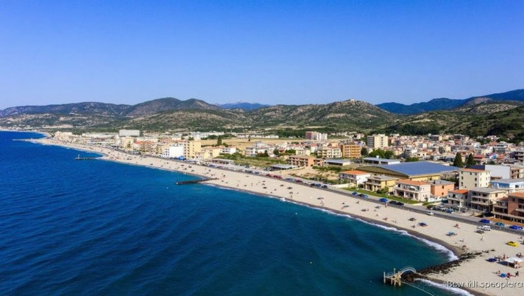 Vista de Playa de Villafranca Tirrena 2 desde la orilla, Villafranca Tirrena