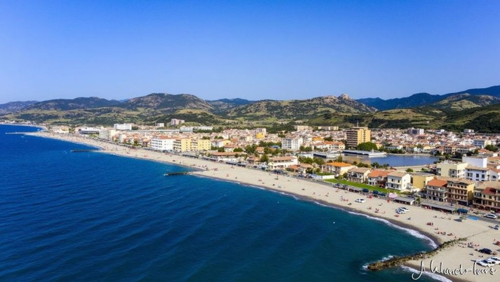 Panorámica de Playa de Villafranca Tirrena 5 con cielo despejado, Villafranca Tirrena