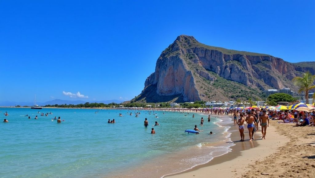 Oleaje en la orilla de Playa de Vittoria 4, costa de Vittoria