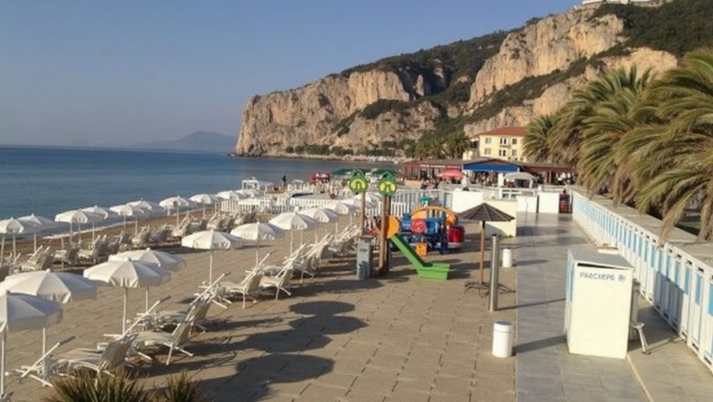 Línea de costa en Playa de Vittoria 6, Vittoria