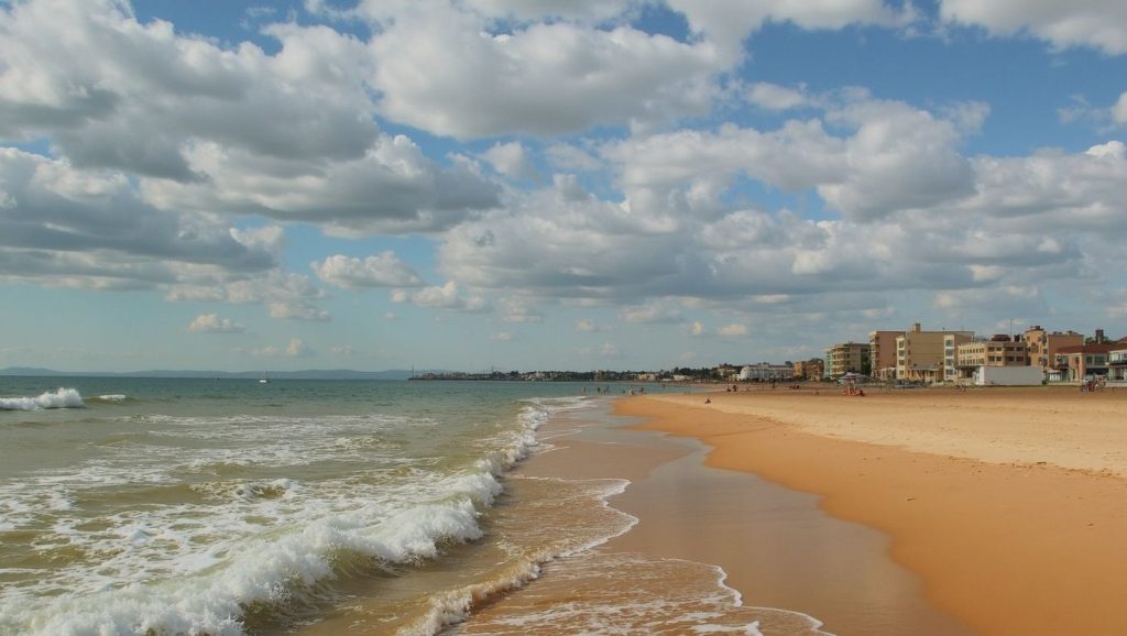 Vista del litoral en Playa de Vittoria 9, Vittoria
