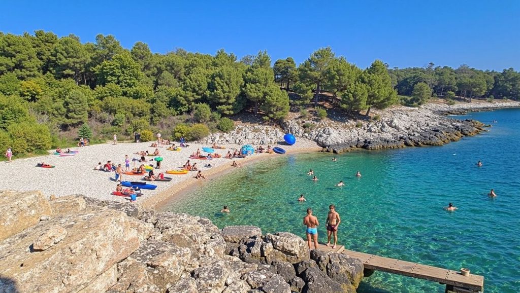 Arena y mar en Dračevice, Croacia, Hvar