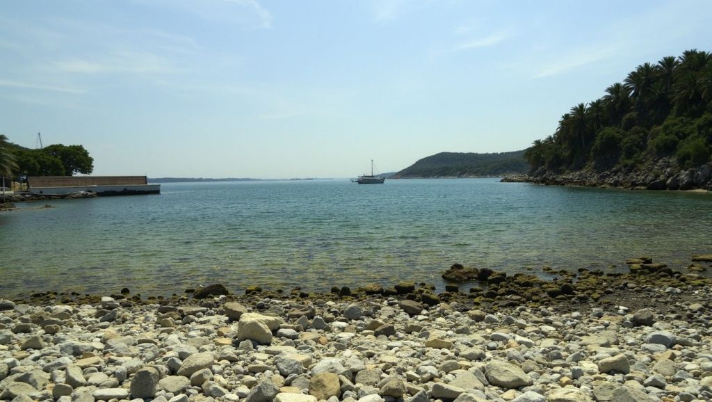 Dragozetići Beach (Dragozetići, Cres) — foto 6