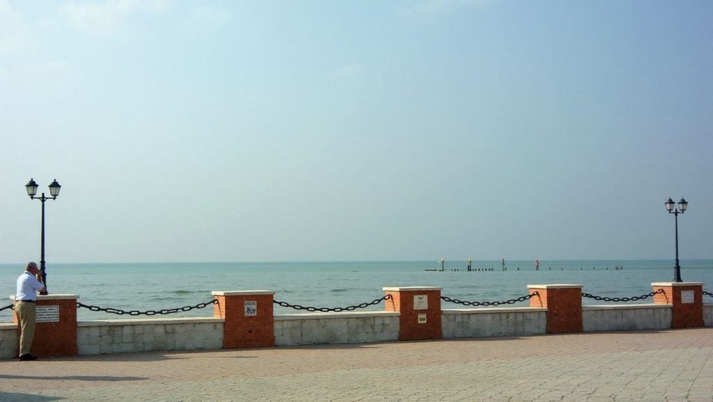 Vista del entorno de English Bay, Himara, Albania