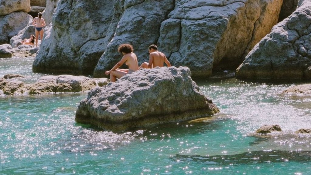 Panorámica completa de FKK Nudist Beach, playa de Croacia