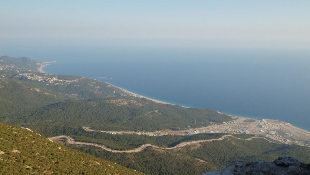 Panorámica completa de Free public beach, playa de Ksamil