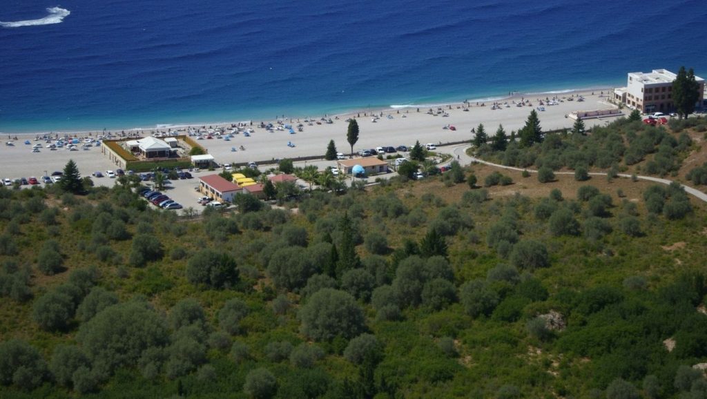 Primer plano de la orilla de Gjiri i Këndesave, Himara