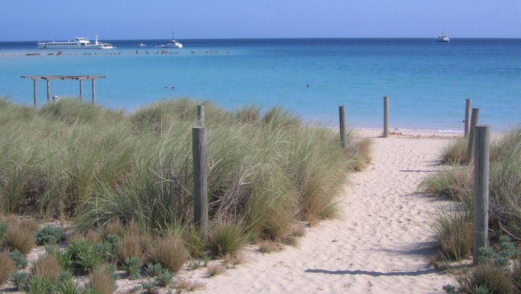 Panorámica completa de Glossa Beach, playa de ?