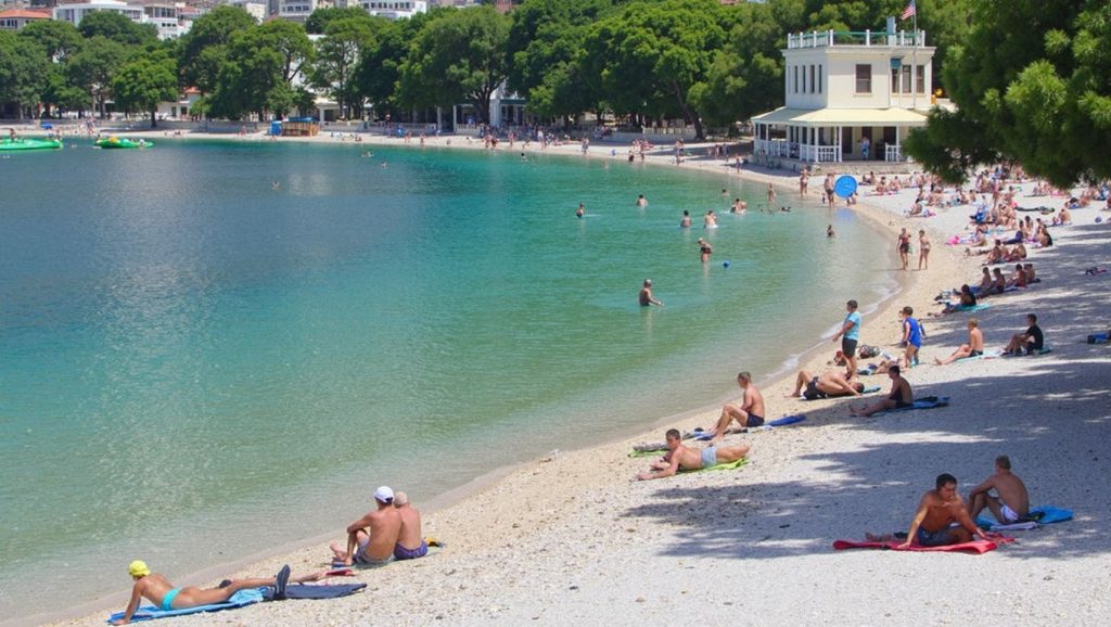 Horizonte desde Gradska plaža, Croacia, Croacia