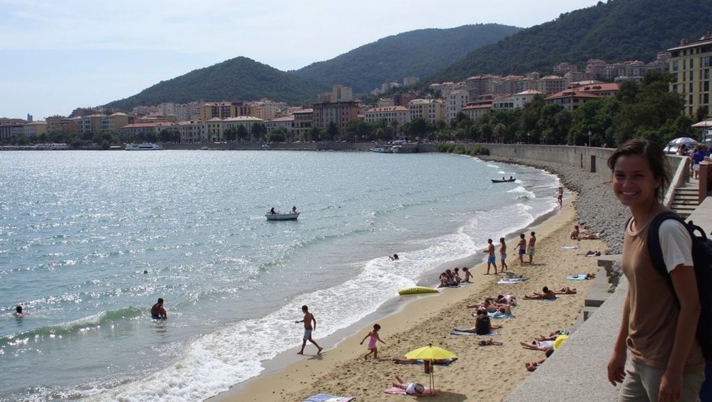 Orilla tranquila de Grande Plage de Cala Rossa, playa de Porto-Vecchio