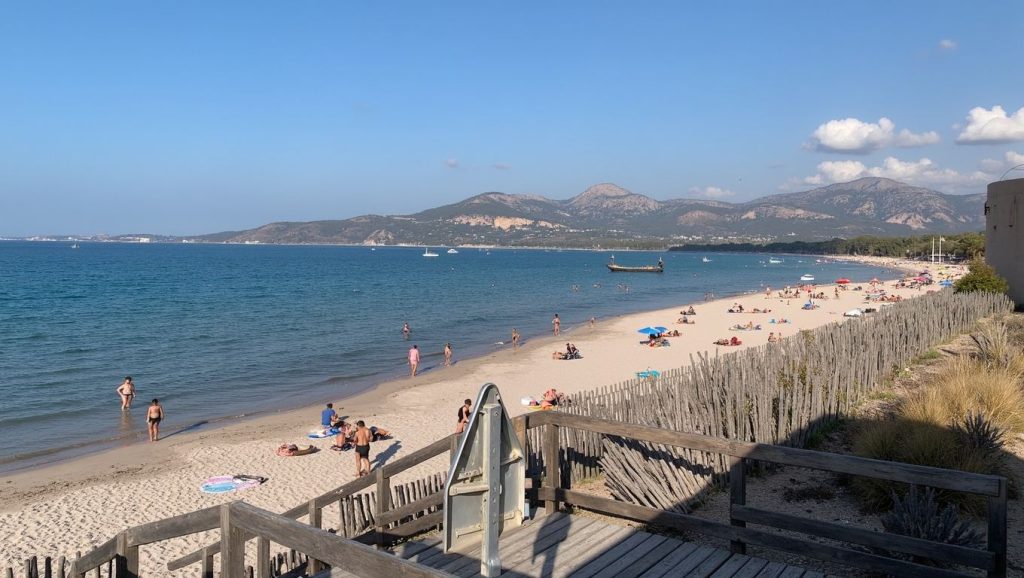 Línea de costa en Guarded beach, Cap Corse