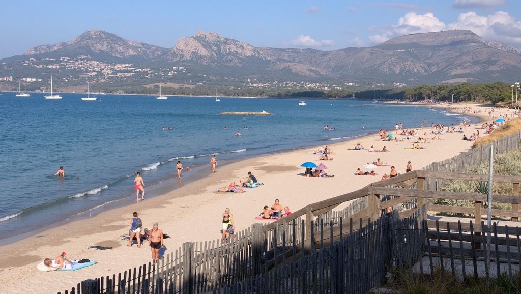 Entorno de Guarded beach, Cap Corse, Córcega